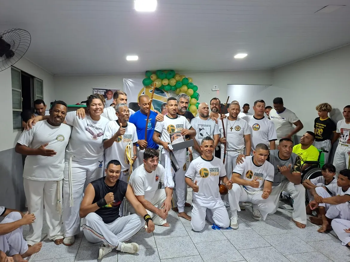 Integrantes do Grupo Parede Capoeira reunidos durante evento do grupo em 2025